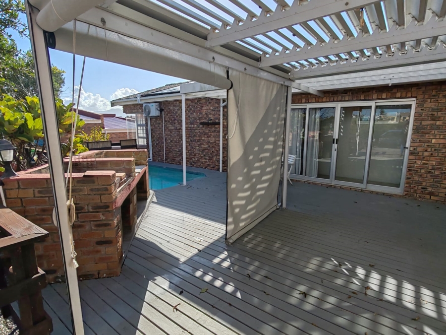 3 Bedroom Property for Sale in De Kelders Western Cape